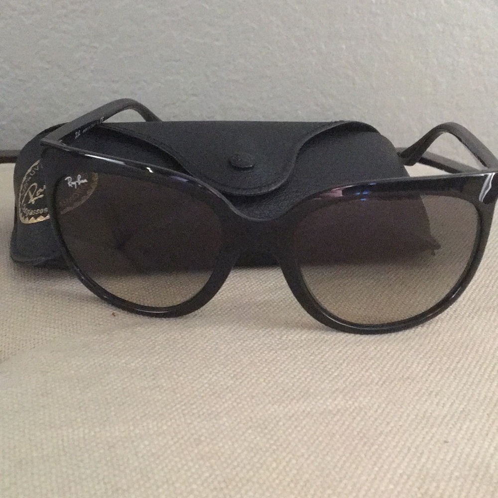 Ray-Ban 😎